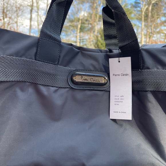 Retro Pierre Cardin Gym bag, carry on, duffle bag with shoulder strap Grey NWT - Picture 2 of 15